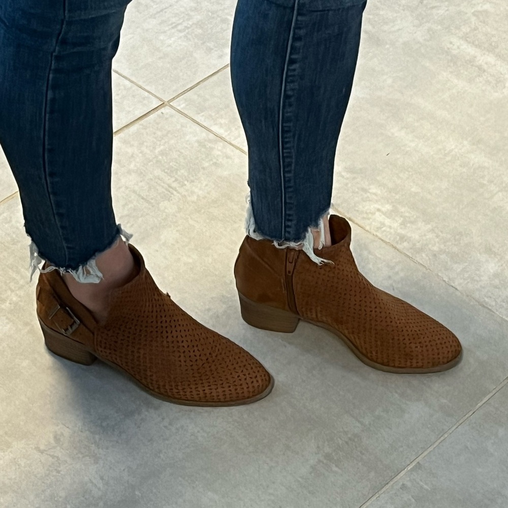 Womens 8.5 Brown Ankle Boots Booties